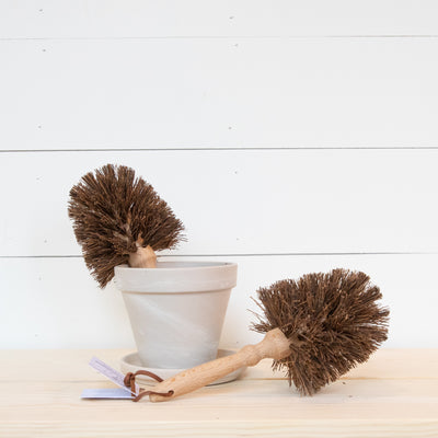 https://saltcreekmercantile.com/cdn/shop/products/flower-pot-brush-1_400x.jpg?v=1654100782